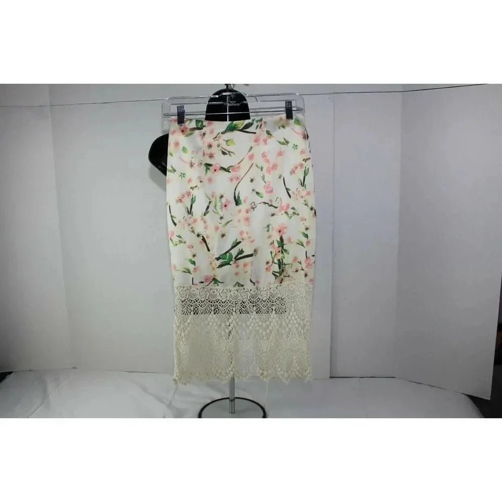 ladies ASTR skirt no stains size XS